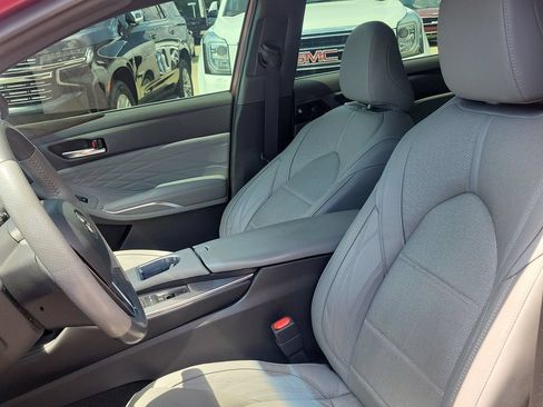 Used 2021 Toyota Avalon Limited FWD image 13