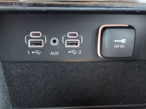 Used 2022 Jeep Grand Cherokee Limited image 29