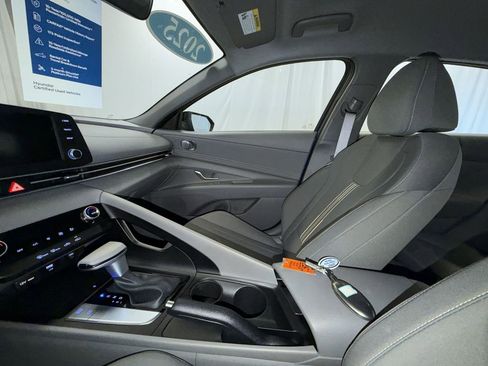 Used 2025 Hyundai Elantra Sport image 21