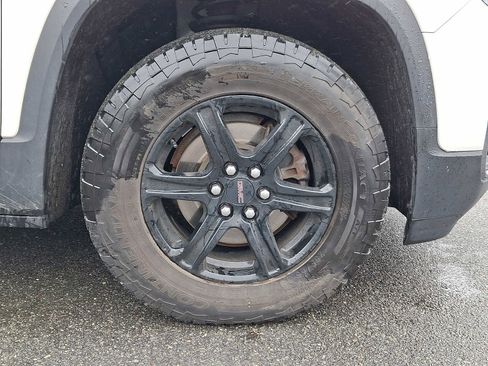 Certified 2023 GMC Acadia AT4 w/ Technology Package image 5