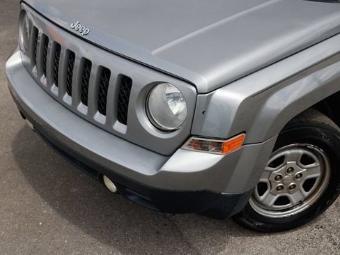 Used 2015 Jeep Patriot Sport w/ Power Value Group FWD image 27