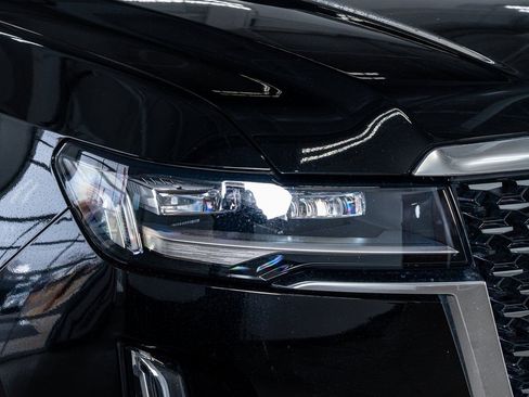 Used 2021 Cadillac Escalade Premium Luxury w/ Driver Assist Tech Package image 18