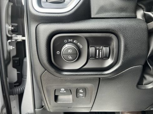 Used 2022 RAM 1500 Laramie RWD image 17