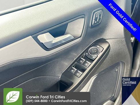 Used 2025 Ford Escape Platinum image 12