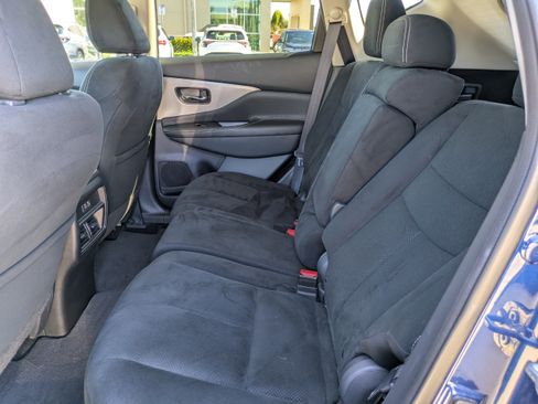 Used 2019 Nissan Murano S image 16