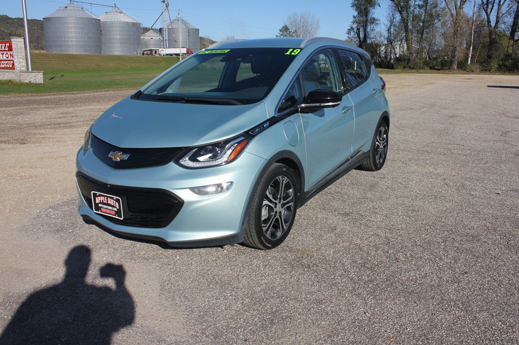 Used 2019 Chevrolet Bolt Premier w/ Infotainment Package FWD image 1