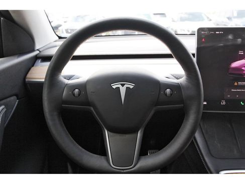 Used 2022 Tesla Model Y Long Range AWD/4WD image 16