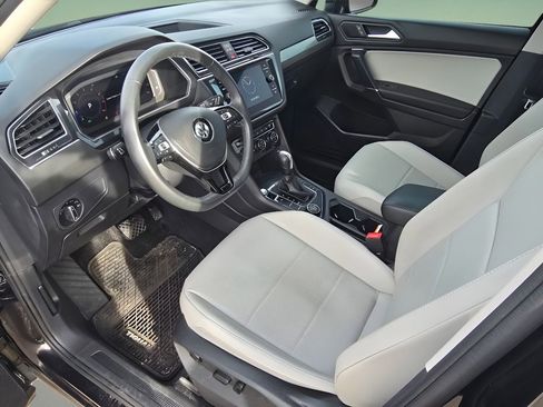 Used 2020 Volkswagen Tiguan SEL image 26