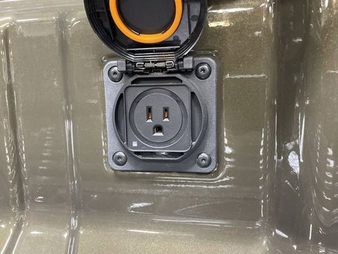 Used 2023 Chevrolet Colorado Z71 w/ Z71 Convenience Package 2 image 43