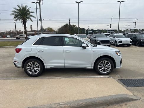 Used 2025 Audi Q3 2.0T Premium w/ Convenience Package image 8