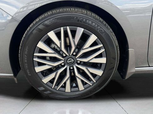 Used 2024 Nissan Altima 2.5 SV FWD image 43