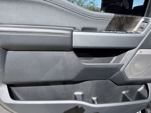 Used 2024 Ford F250 Lariat w/ Chrome Package image 10