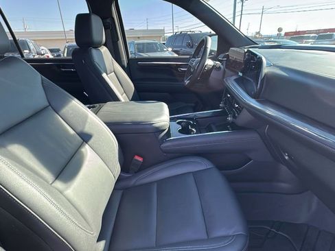 Certified 2025 Chevrolet Suburban Z71 w/ Comfort Package image 14