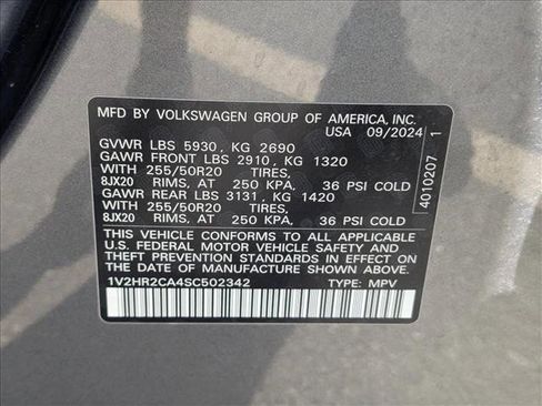 Used 2025 Volkswagen Atlas SE image 14