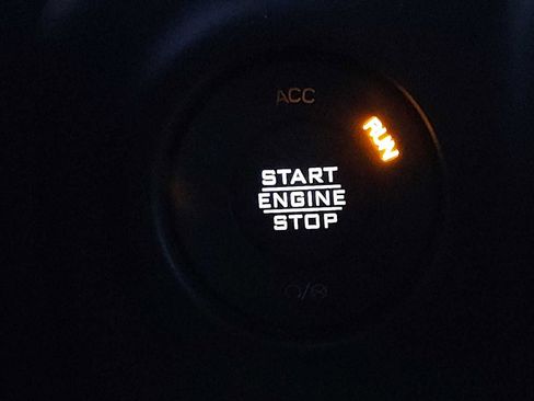 Used 2023 Jeep Gladiator Sport image 22