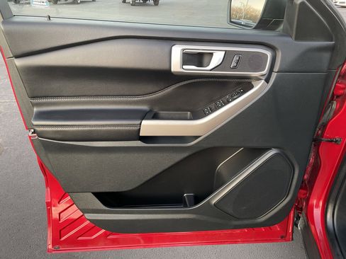 Used 2023 Ford Explorer XLT w/ Equipment Group 202A image 12