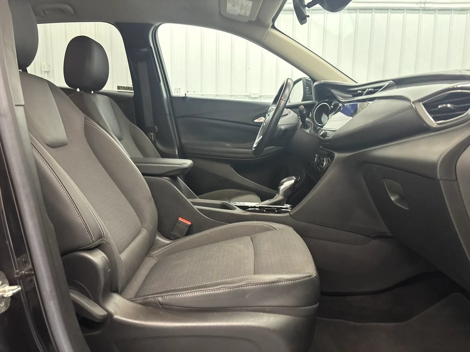 Used 2021 Buick Encore GX Select w/ Sport Touring Package FWD image 33