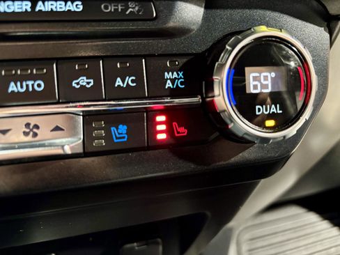 Used 2022 Ford F250 Lariat w/ Lariat Ultimate Package image 5