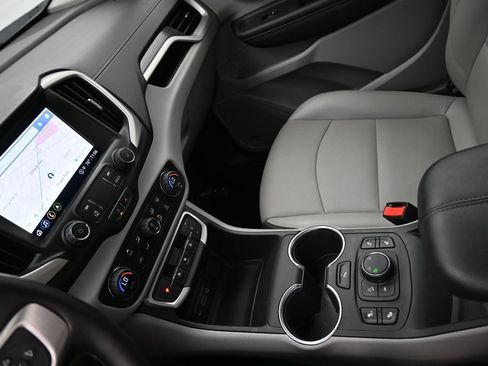 Used 2024 GMC Terrain SLT w/ Infotainment Package II AWD/4WD image 18