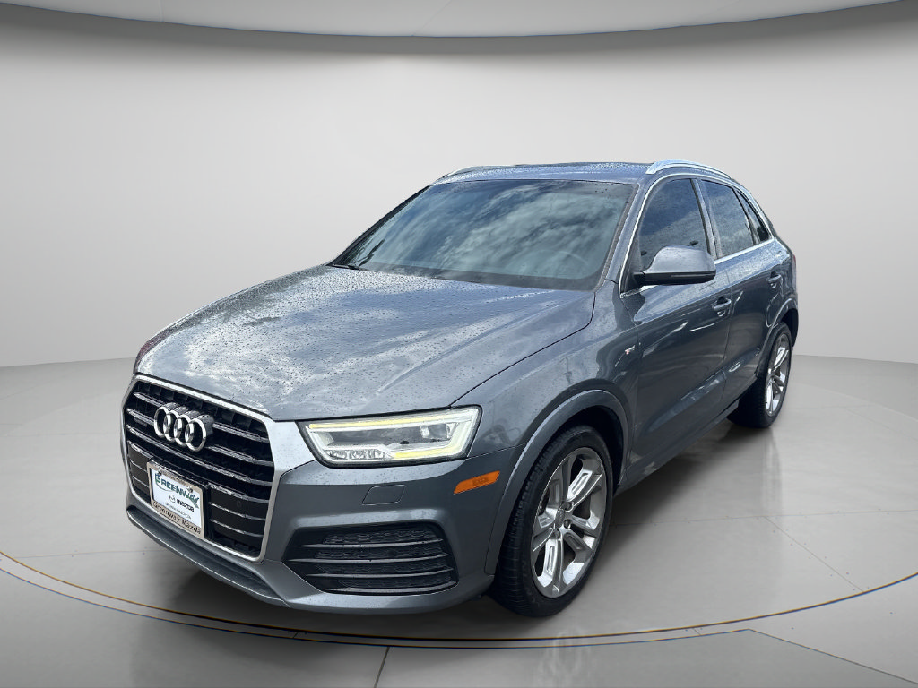 Used 2017 Audi Q3 2.0T Prestige w/ Prestige Package AWD/4WD image 3