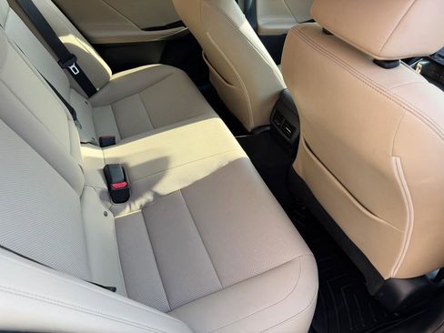 Used 2017 Lexus IS 300 AWD w/ Navigation System Package image 8