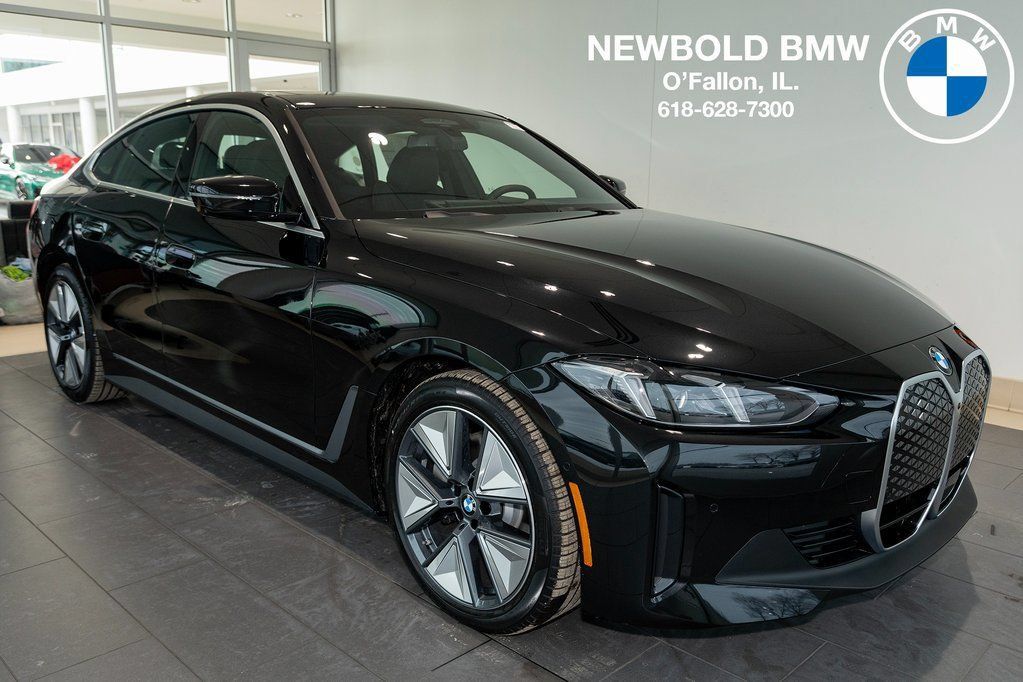 New 2026 BMW i4 xDrive40i w/ Premium Package AWD/4WD image 1