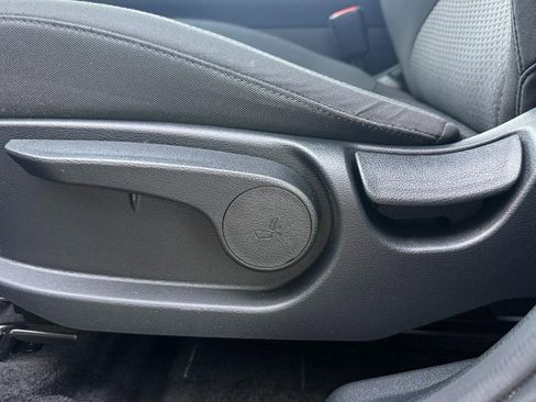 Used 2025 Kia Sportage LX image 24