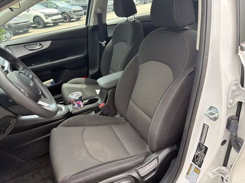 Certified 2023 Kia Forte LXS w/ LXS Technology Package FWD image 13