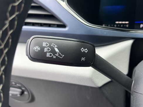 Used 2022 Volkswagen Taos SE AWD/4WD image 33
