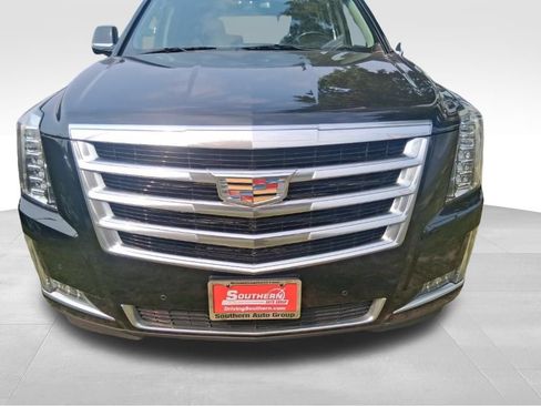 Used 2017 Cadillac Escalade Luxury AWD/4WD image 20