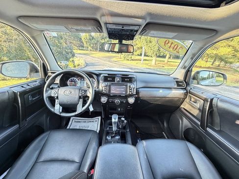 Used 2019 Toyota 4Runner TRD Off-Road Premium AWD/4WD image 12