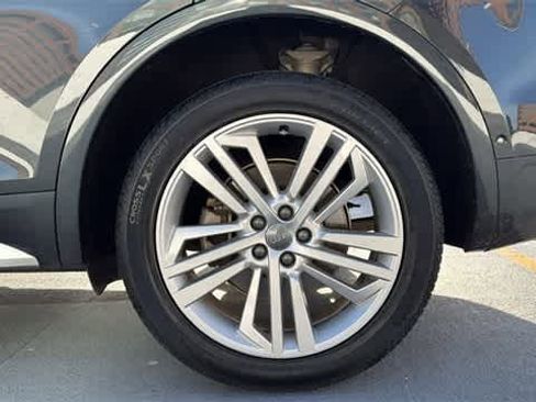 Used 2019 Audi Q5 Prestige w/ Prestige Package image 12