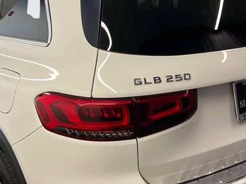 Certified 2020 Mercedes-Benz GLB 250 4MATIC image 10