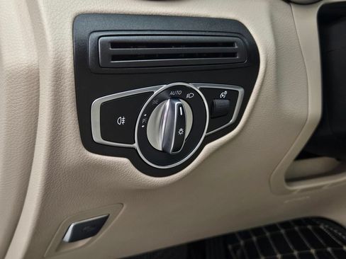 Used 2022 Mercedes-Benz GLC 300 4MATIC image 19