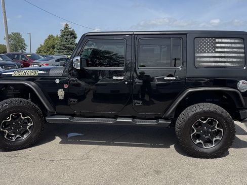 Used 2016 Jeep Wrangler Unlimited Sahara AWD/4WD image 5