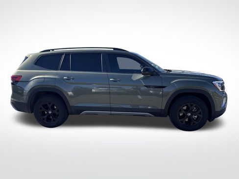 Certified 2025 Volkswagen Atlas Peak Edition SE image 7