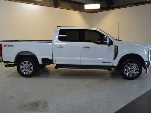 Used 2023 Ford F250 Lariat w/ Chrome Package AWD/4WD image 2