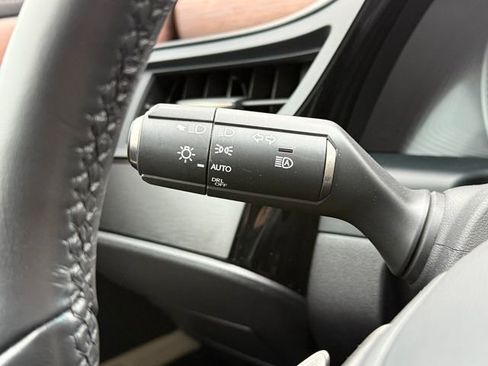 Certified 2023 Lexus ES 250 w/ Premium Package image 18