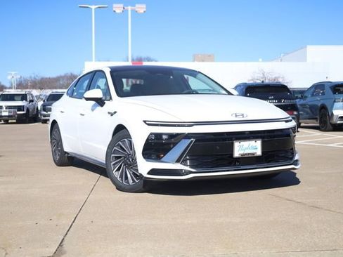 New 2026 Hyundai Sonata Limited FWD image 2