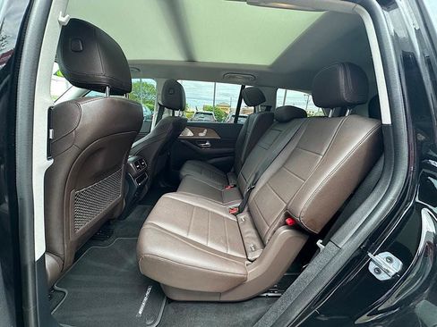 Used 2023 Mercedes-Benz GLS 450 4MATIC image 17