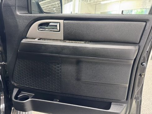 Used 2017 Ford Expedition Limited w/ Equipment Group 301A AWD/4WD image 45