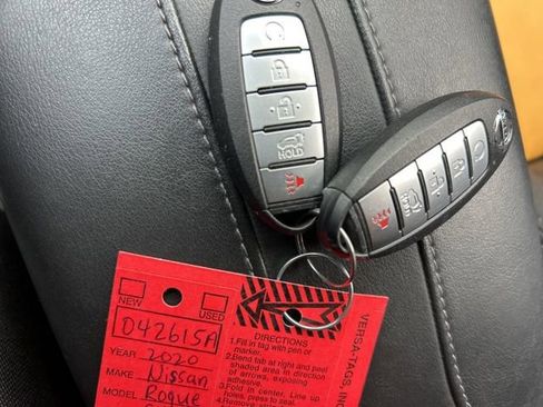 Used 2020 Nissan Rogue SV image 20