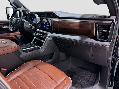 Used 2024 GMC Sierra 3500 Denali Ultimate image 31