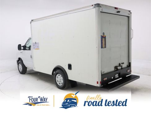 Used 2022 Ford E-350 and Econoline 350 Super Duty w/ Power Windows & Locks Group image 5