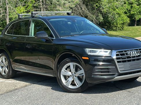 Used 2019 Audi Q5 2.0T Premium Plus w/ Premium Plus Package AWD/4WD image 1