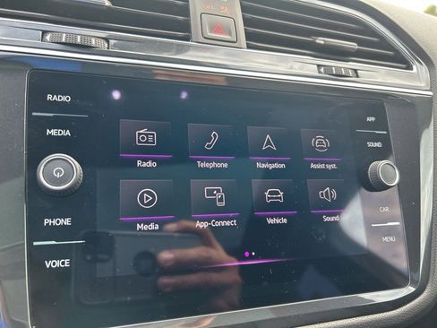 Used 2023 Volkswagen Tiguan SE R-Line image 42