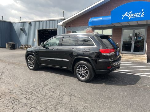 Used 2018 Jeep Grand Cherokee Limited w/ Trailer Tow Group IV image 4