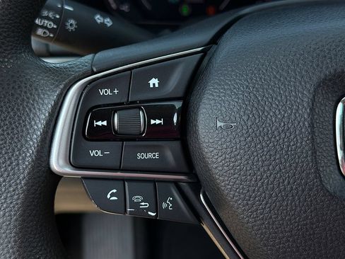 Used 2018 Honda Accord LX image 17