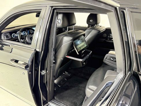 Used 2019 Rolls-Royce Phantom Sedan RWD image 32