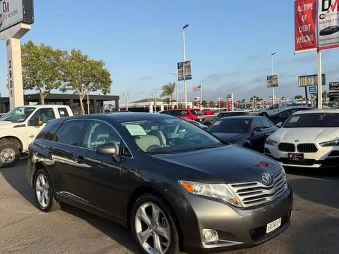Used 2012 Toyota Venza LE FWD image 2